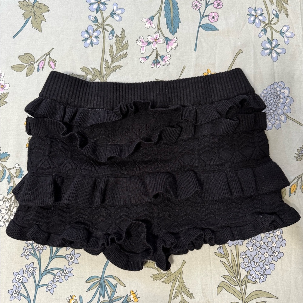 Edikted Lindsay Black Ruffle Knitted Shorts
